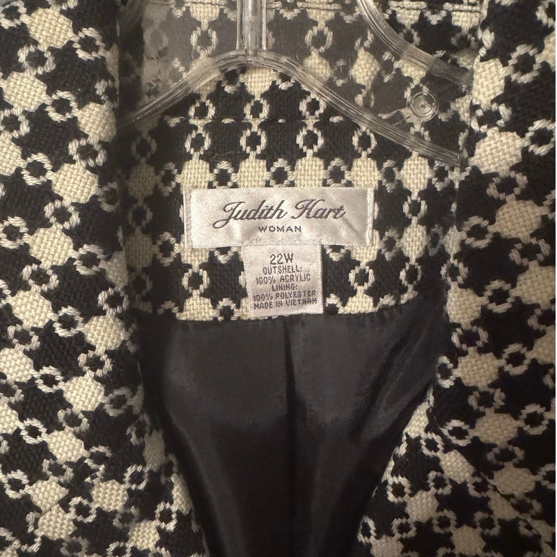 Judith Hart Black Ivory Knee-Length Coat 22W Fully Lined