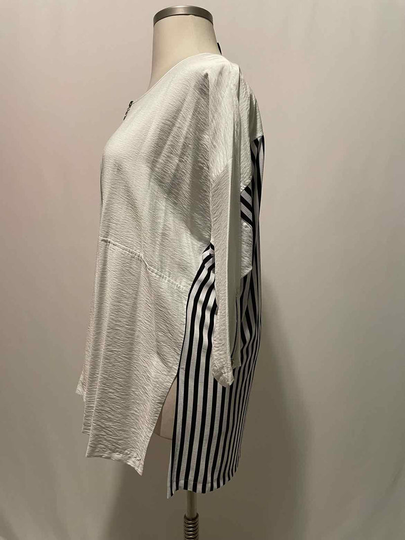 Size 1X IC Collection White Print Casual Top